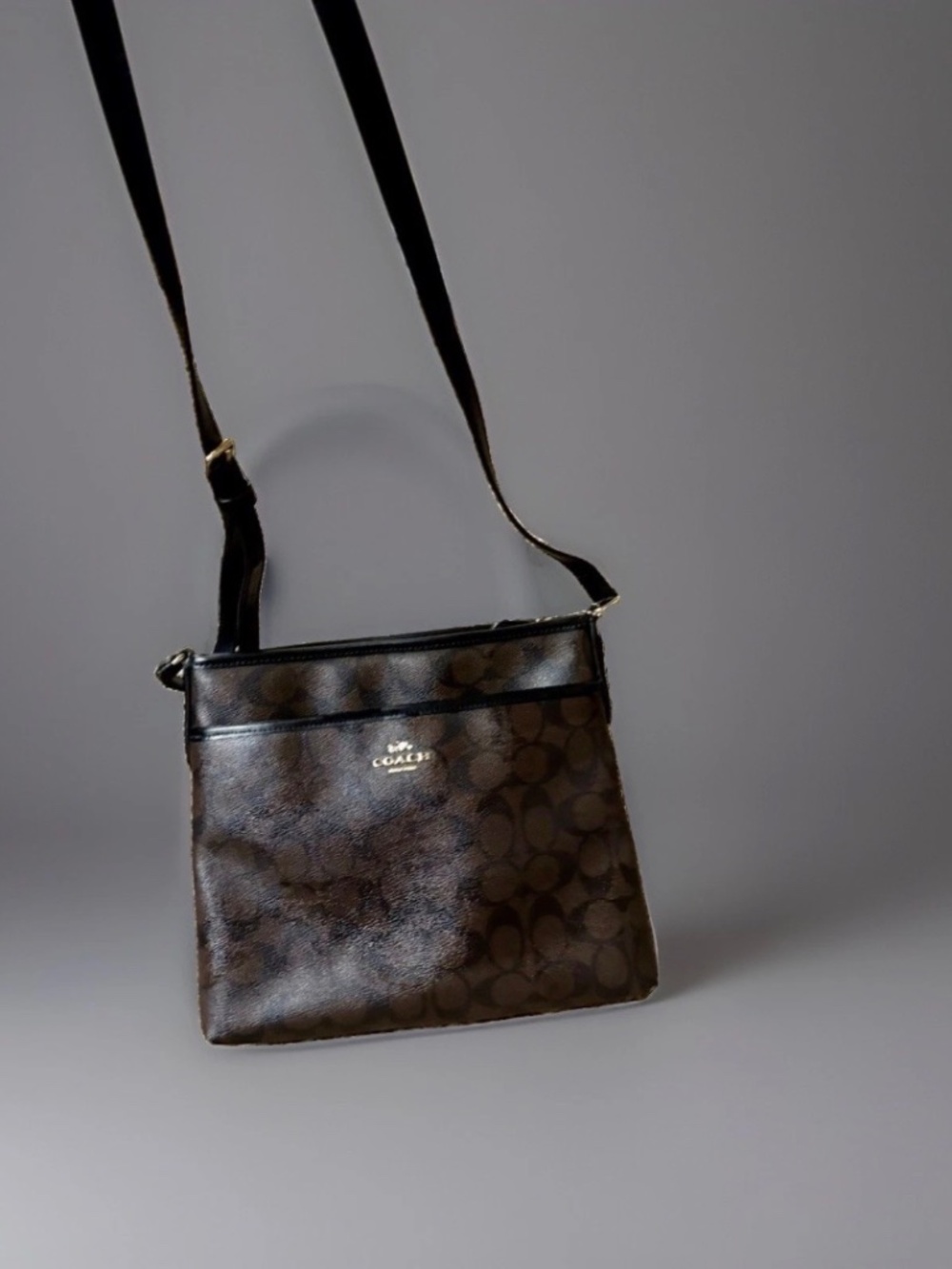 Authentic COACH Signature Canvas File Crossbody Bag Brown Black Gold Hardware